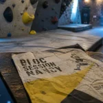 Bloc session nancy : intérieur salle d’escalade et affiche